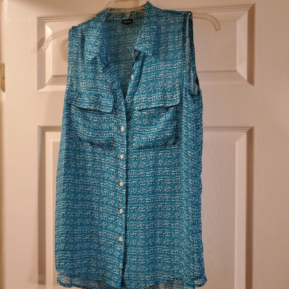 Sleeveless blouse